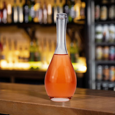 500 ml/700 ml/750 ml Fermato personalizzabile Con collo lungo e snello Champagne Vodka Bottiglia di vino in vetro