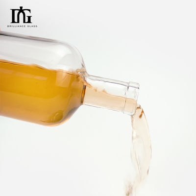 Materiale del colletto Vetro 500 ml/700 ml Bottiglie di liquore vuote di forma rotonda con tappi di sughero