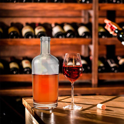 Materiale del colletto Vetro 500 ml/700 ml Bottiglie di liquore vuote di forma rotonda con tappi di sughero