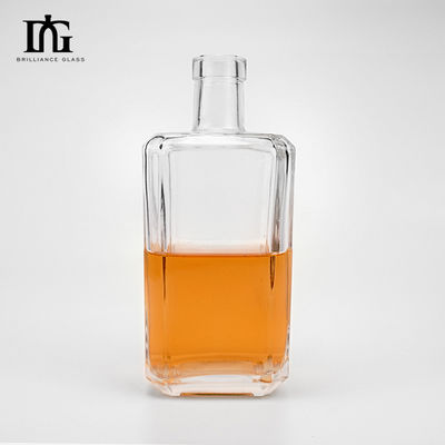 Corpo Materiale vetro trasparente 700ml vetro quadrato bottiglia di liquore vodka whisky bottiglia di gin con sughero