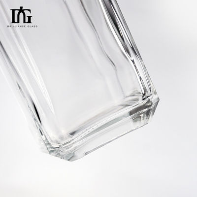 Corpo Materiale vetro trasparente 700ml vetro quadrato bottiglia di liquore vodka whisky bottiglia di gin con sughero