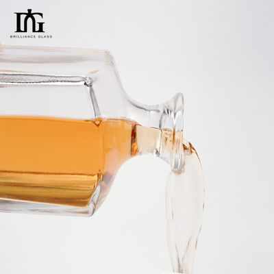 Bottiglia di vetro da 750 ml con forma di muffa personalizzata Super Flint Whiskey Gin Vodka Liquor Bottle