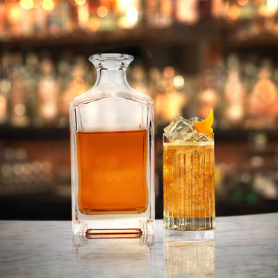 Bottiglia di vetro da 750 ml con forma di muffa personalizzata Super Flint Whiskey Gin Vodka Liquor Bottle