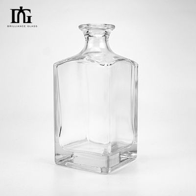 Bottiglia di vetro da 750 ml con forma di muffa personalizzata Super Flint Whiskey Gin Vodka Liquor Bottle
