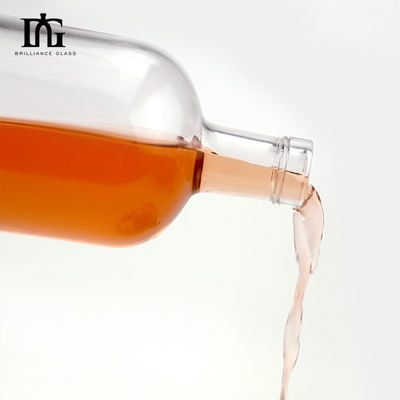 Bottiglia di vetro da 500 ml per succo, brandy, vodka e liquori con disegno inciso
