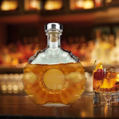 Whisky Gin Vodka Brandy Bottiglia di vetro da 500 ml per imballaggio di liquori Disegno personalizzato