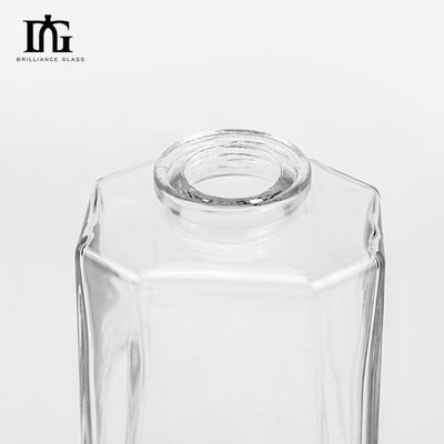 Disegno unico su misura Bottiglia di 500 ml Triangolo inciso Bottiglia di tequila in vetro con coperchio