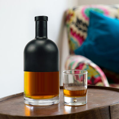 Bottiglia di vetro rotonda vuota da 770 ml per whisky, brandy, vodka, rum, gin e altre bevande alcoliche