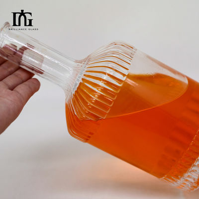 500 ml/700 ml Bottiglia di vetro trasparente di alto livello con tappo a vite