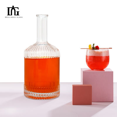 500 ml/700 ml Bottiglia di vetro trasparente di alto livello con tappo a vite