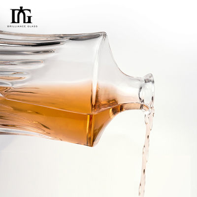 Logo personalizzato Bottiglia di whisky Bourbon Gin da 700 ml con design di bottiglia di vetro di vino di lusso