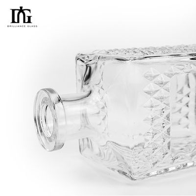 Set regalo di whisky da 500 ml e set di bicchieri incisi per un'esclusiva esperienza di bere