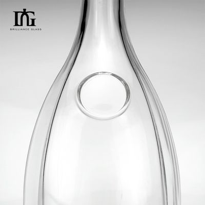 Disegno su misura Cappuccio di sughero inciso 500 ml Bottiglia di vodka di vetro per OEM/ODM Acceptabile vendita