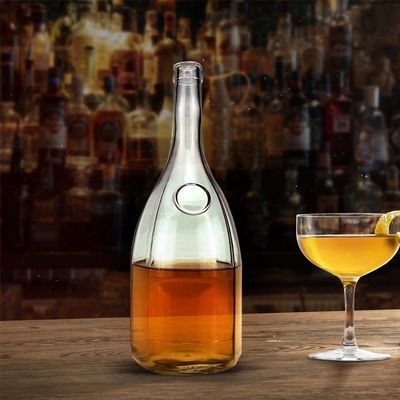 Disegno su misura Cappuccio di sughero inciso 500 ml Bottiglia di vodka di vetro per OEM/ODM Acceptabile vendita