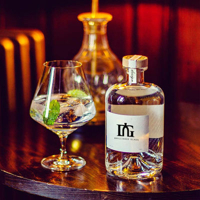 250 ml/500 ml/700 ml/750 ml Capacità Materiale del colletto Vetro Decanter per whisky Bottiglie vuote