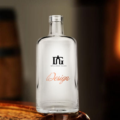 Logo personalizzato Bottiglia in vetro quadrata da 700 ml Ideale per whisky Brandy Gin Vodka e altro