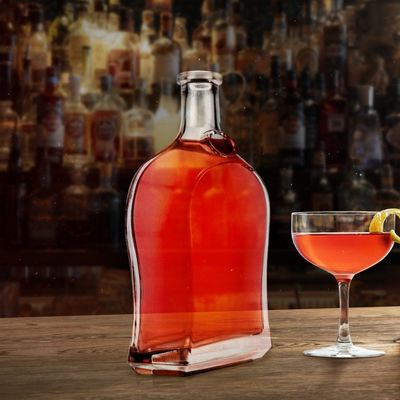 500 ml di vodka spirit gin rum bottiglia di vetro liquore con materiale a base di sughero logotype di vetro accettabile