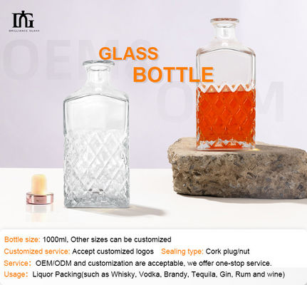 Materiale del corpo Vetro Luxury Whiskey Set con decanter e bicchieri a cristallo privo di piombo