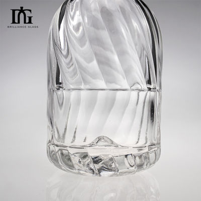 250 ml/500 ml/700 ml/750 ml Capacità Gravatura Superficie Manipolazione Bottiglia di vetro per whisky Vodka