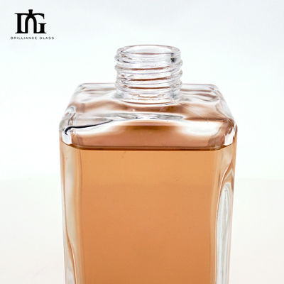 Bottiglia di liquore in vetro vuoto trasparente per whisky, vodka e tequila