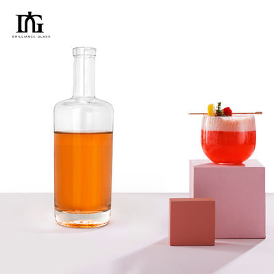 Stampa a schermo e stampaggio a caldo su bottiglia di vetro da 300 ml con tappo di sughero inciso