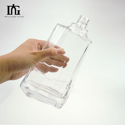 250 ml/500 ml/700 ml/750 ml Bottiglia quadrata di whisky liquor con sughero Spessore di vetro pesante Fondo