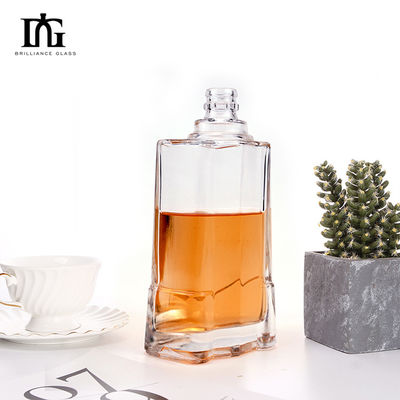 250 ml/500 ml/700 ml/750 ml Bottiglia quadrata di whisky liquor con sughero Spessore di vetro pesante Fondo