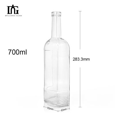 500 ml Collare di vetro Vodka Brandy Whiskey Bottiglia di vino piatta per la manipolazione della superficie di incisione