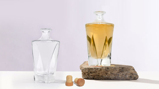 Bottiglie di liquore di vetro per vodka whisky rum gin brandy MOQ basso 375ml 500ml 700ml 750ml