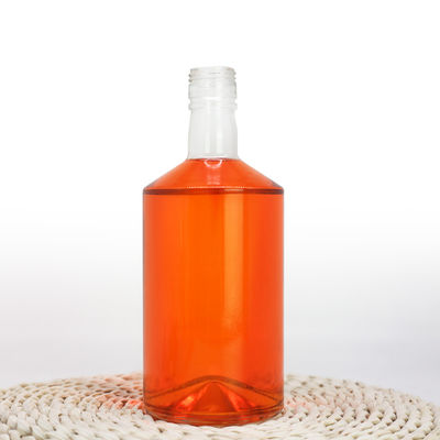 Bottiglia di vetro trasparente trasparente per bevande alcoliche Tipo di sigillamento CORK OEM/ODM Accettabile 700ml