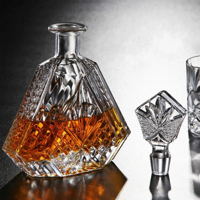 Decanter per whisky a cristallo con 2 bicchieri di whisky antiquati