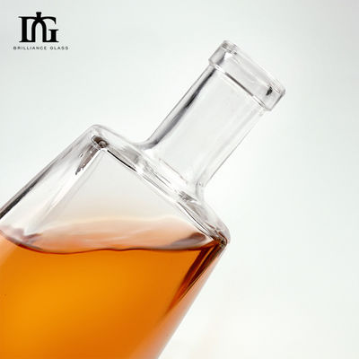 Materiale di base Vetro 50ml 350ml 700ml 750ml 1000ml Bottiglia di vodka per bevande
